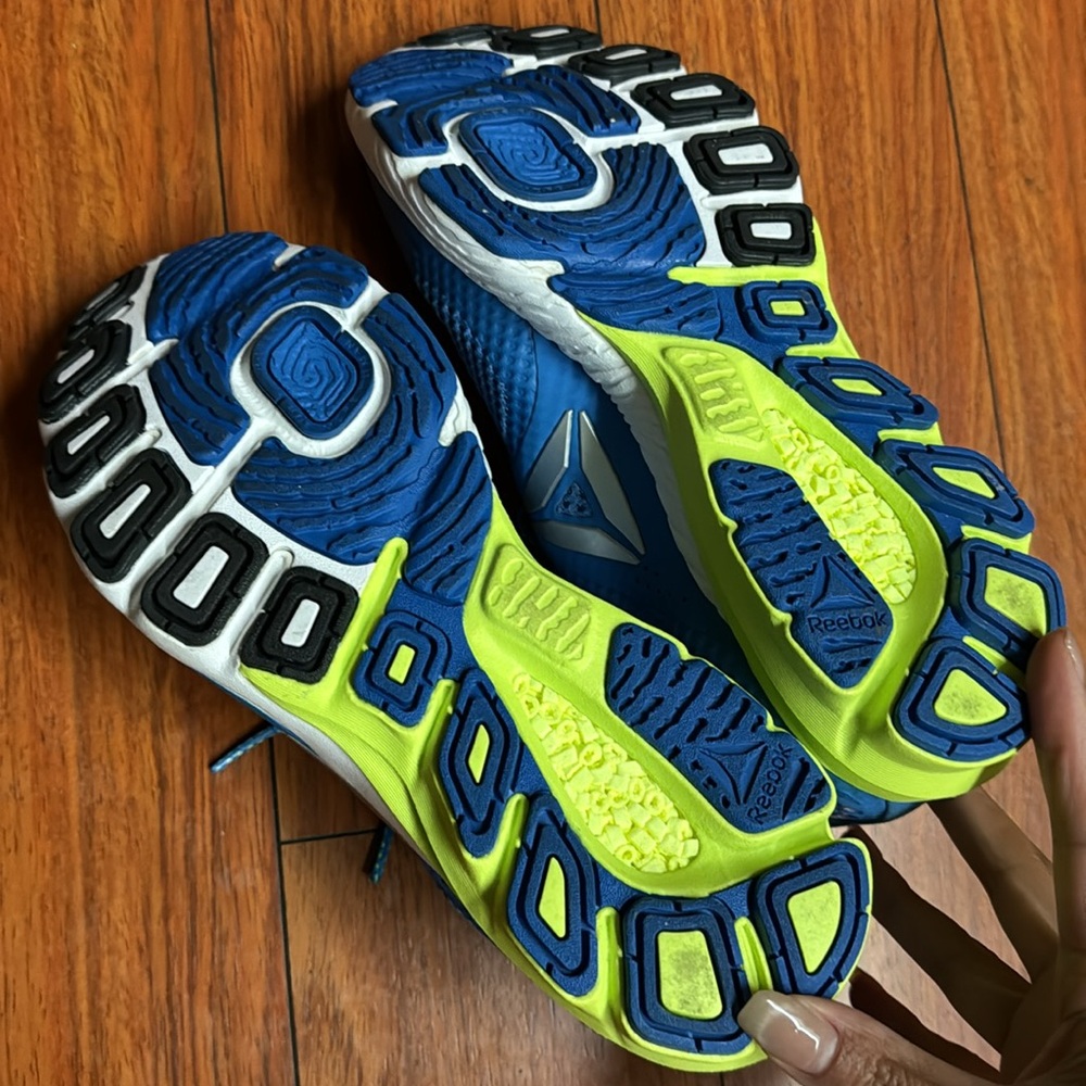 NEW—Womens Reebok Running Shoes - Picture 2 of 6